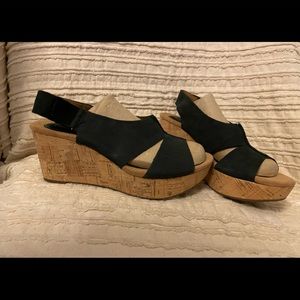 BRAND NEW Clarks Caslynn Shae Black Nubuck  w/ Cork Wedge Sz 9